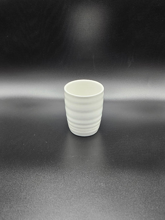 Weißer Espresso-Becher mit goldenem Herz von Zusss ☕💛 – stilvoll genießen