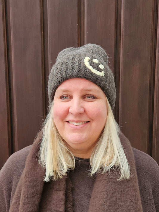 Beanie Braun mit Smiley 😄 | Grober Strick aus 100% Viskose
