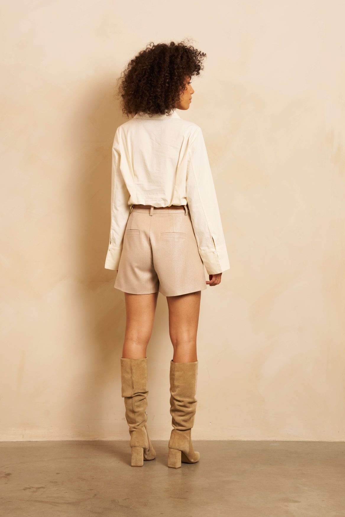 lofty manner Short Jennifer | Sand