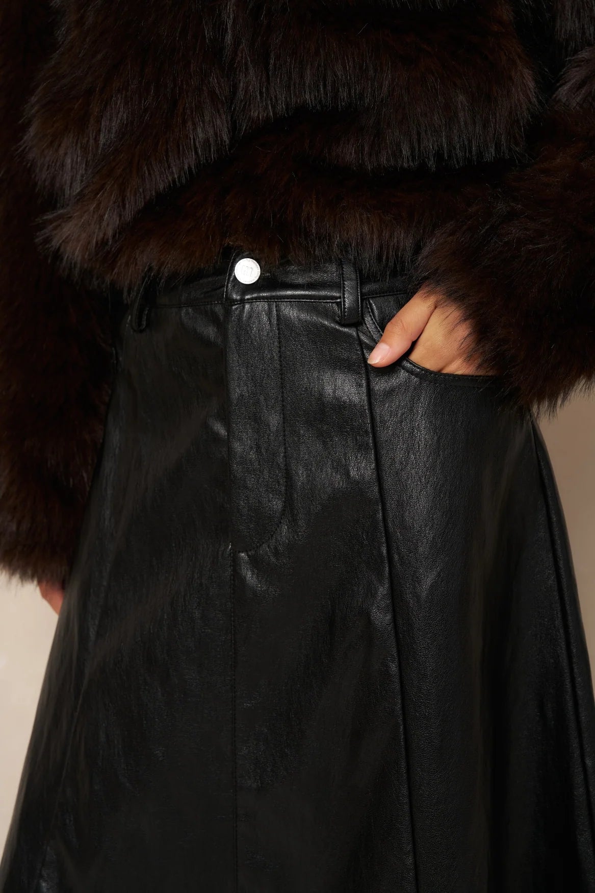 lofty manner Skirt Keno - Midi Vegan Leather | Black