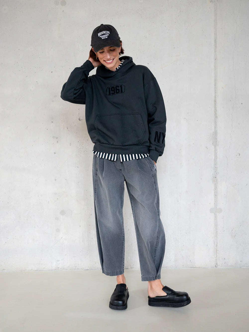 Penn & Ink N.Y HOODIE PRINT (W25F1767LTD) ANTRA